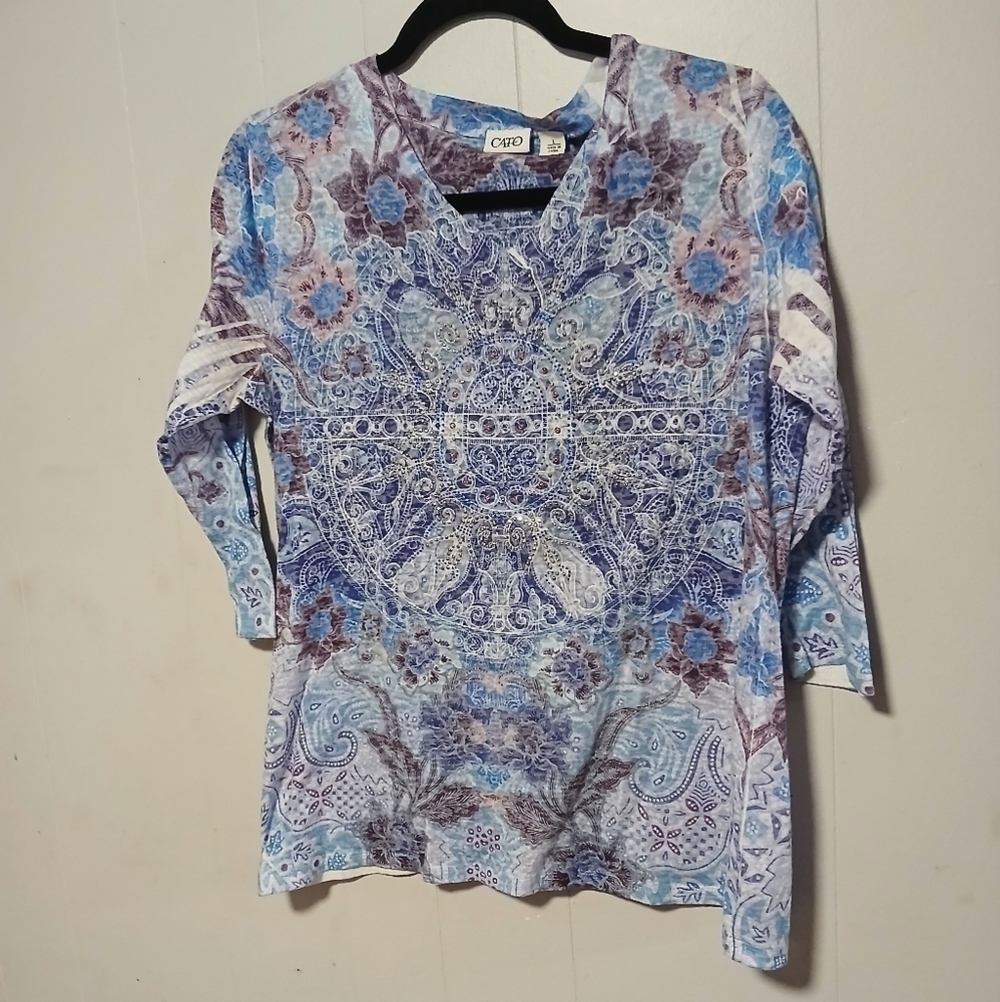 Cato ladies long sleeve Pullover top.  Size large